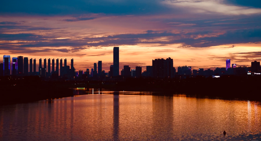 長(zhǎng)沙部署秋冬季大氣污染防治攻堅(jiān)工作 六大行動(dòng)守護(hù)“長(zhǎng)沙藍(lán)”