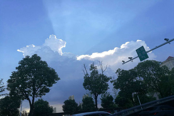 海南開(kāi)展機(jī)動(dòng)車(chē)維修行業(yè)環(huán)境污染防治專(zhuān)項(xiàng)整治嚴(yán)抓危廢、廢氣等突出問(wèn)題