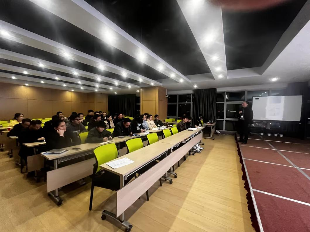 專注產(chǎn)品，深耕行業(yè)--公司專項培訓(xùn)助力團隊專業(yè)提升